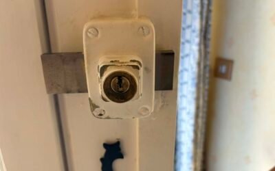 Remplacement d’un verrou à Aigues-Vives après une perte de clé