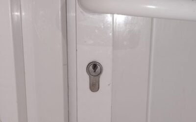 🔐 Serrurier à Vestric-et-Candiac : une porte bloquée en pleine nuit après une clé cassée